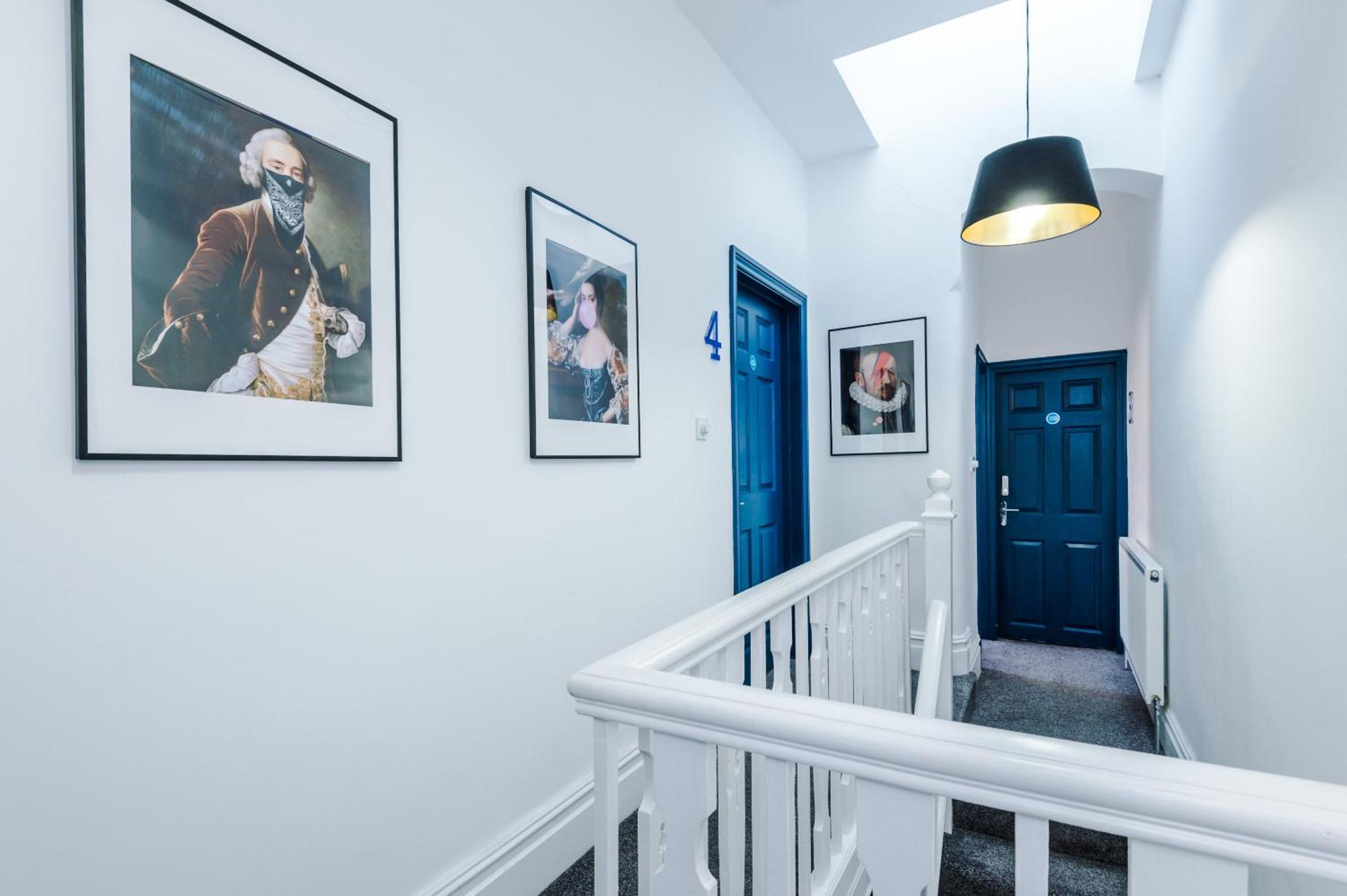 Barton House - Sleeping 10 Villa Манчестър Екстериор снимка